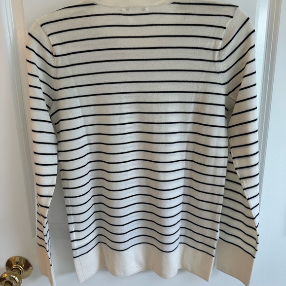 Club Monaco Cream and Blue Crew Neck Sweater - Picture 4 of 7
